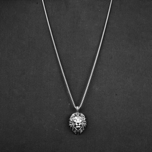Lion pendant with silver Roundcut chain